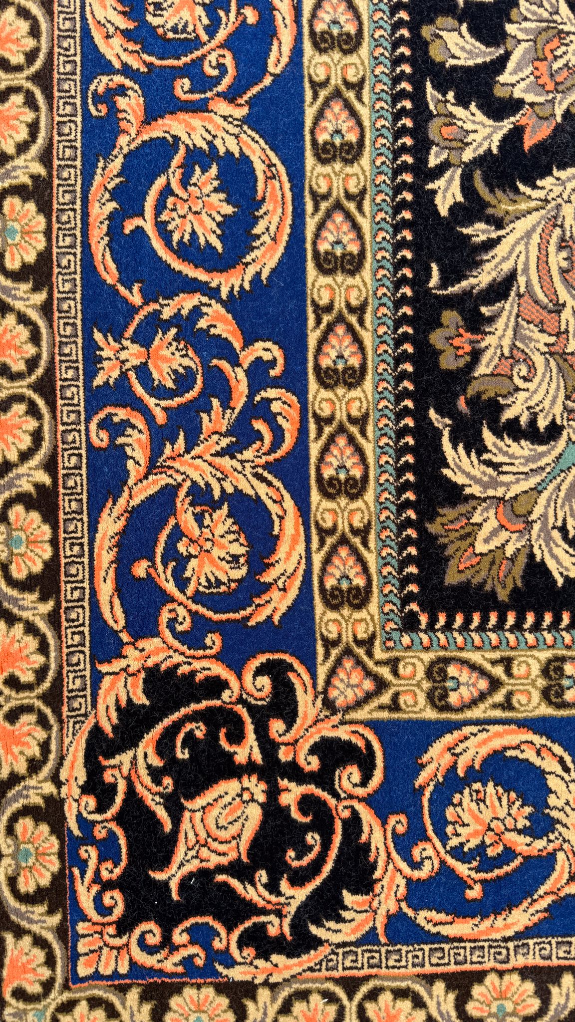 Sapphire Crown Rug - Persian rug