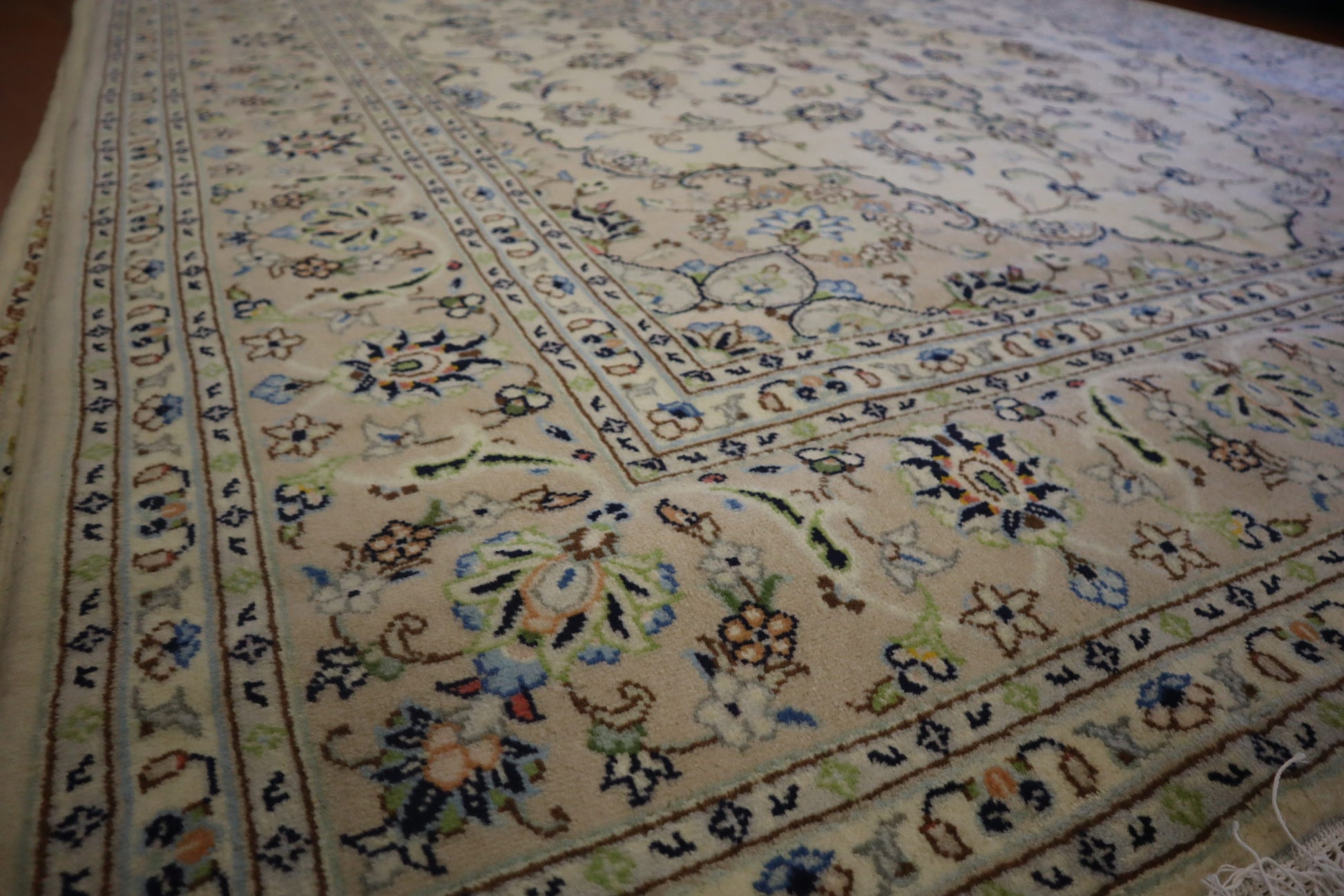 Cream Temple - Hand-knotted Persian Rug