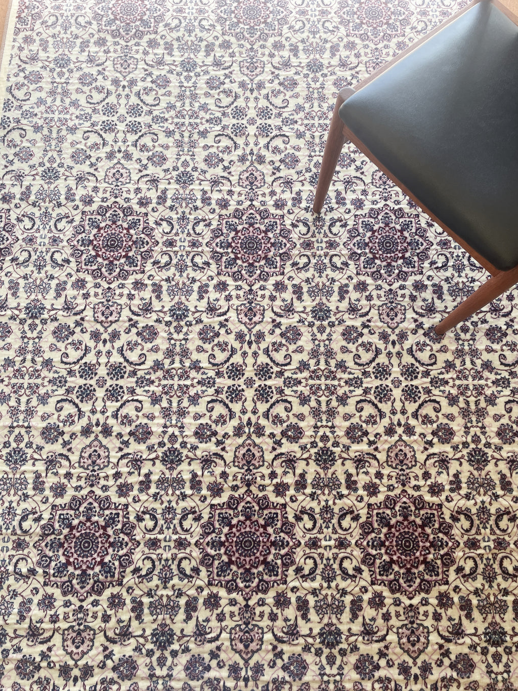 White Floral - Plush Persian Rug