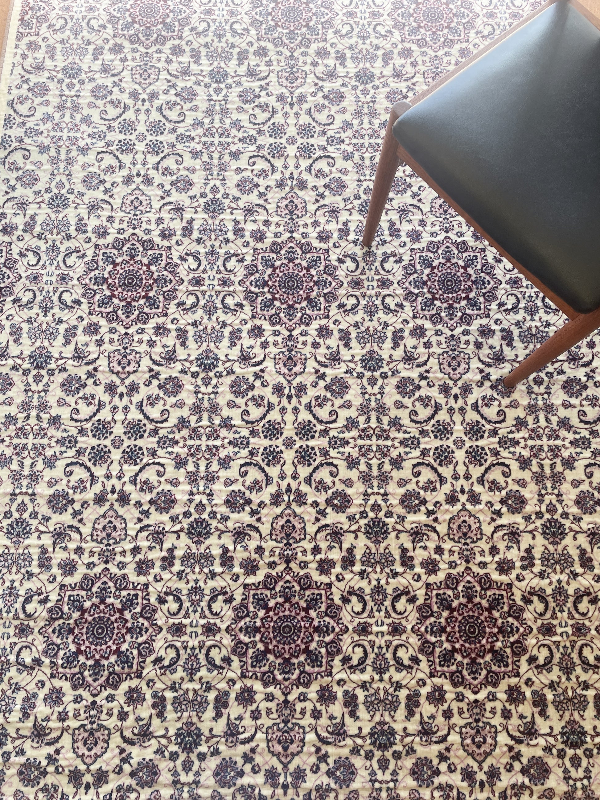 White Floral - Plush Persian Rug