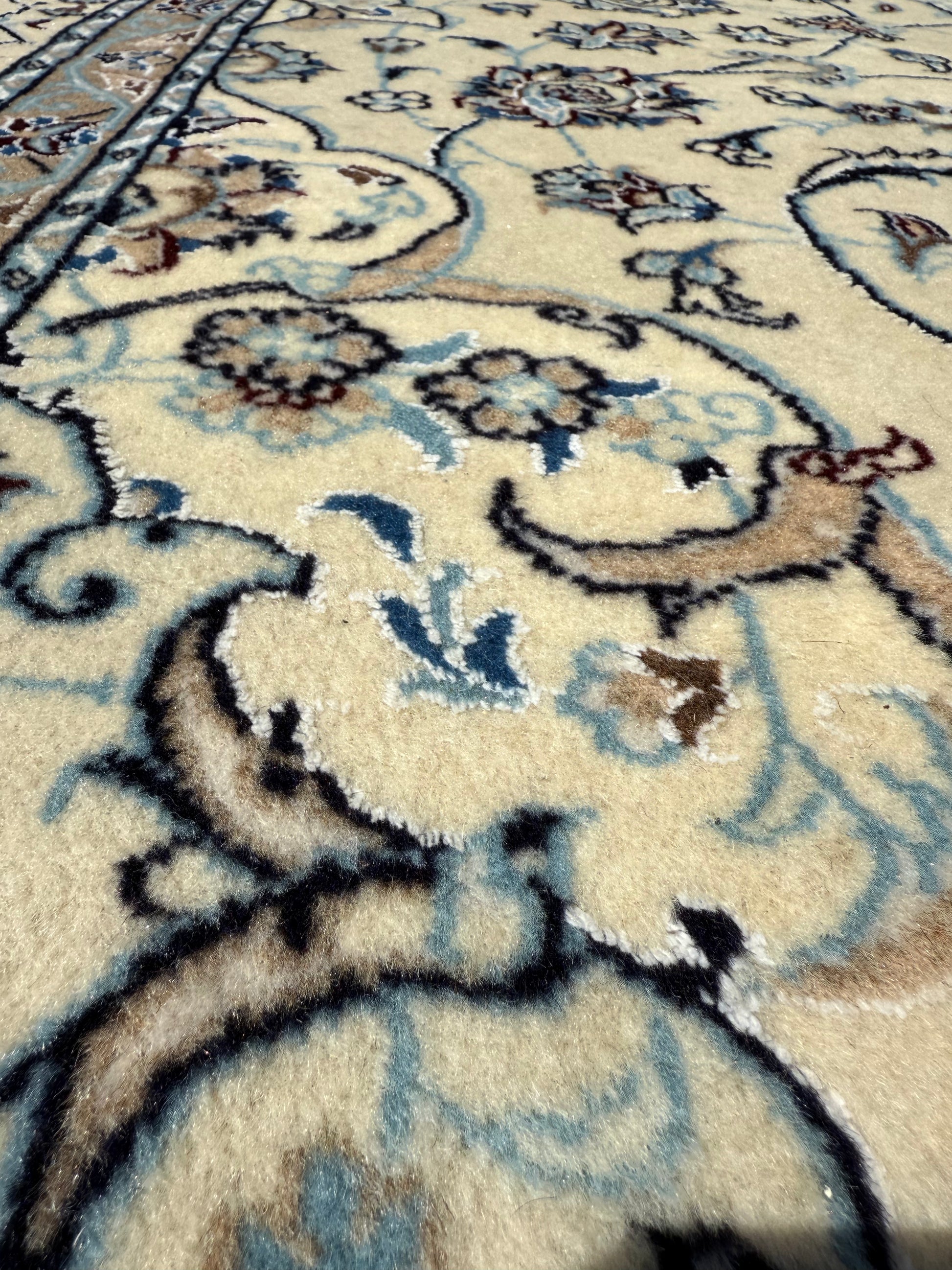 Nain - Hand-Knotted Persian Rug