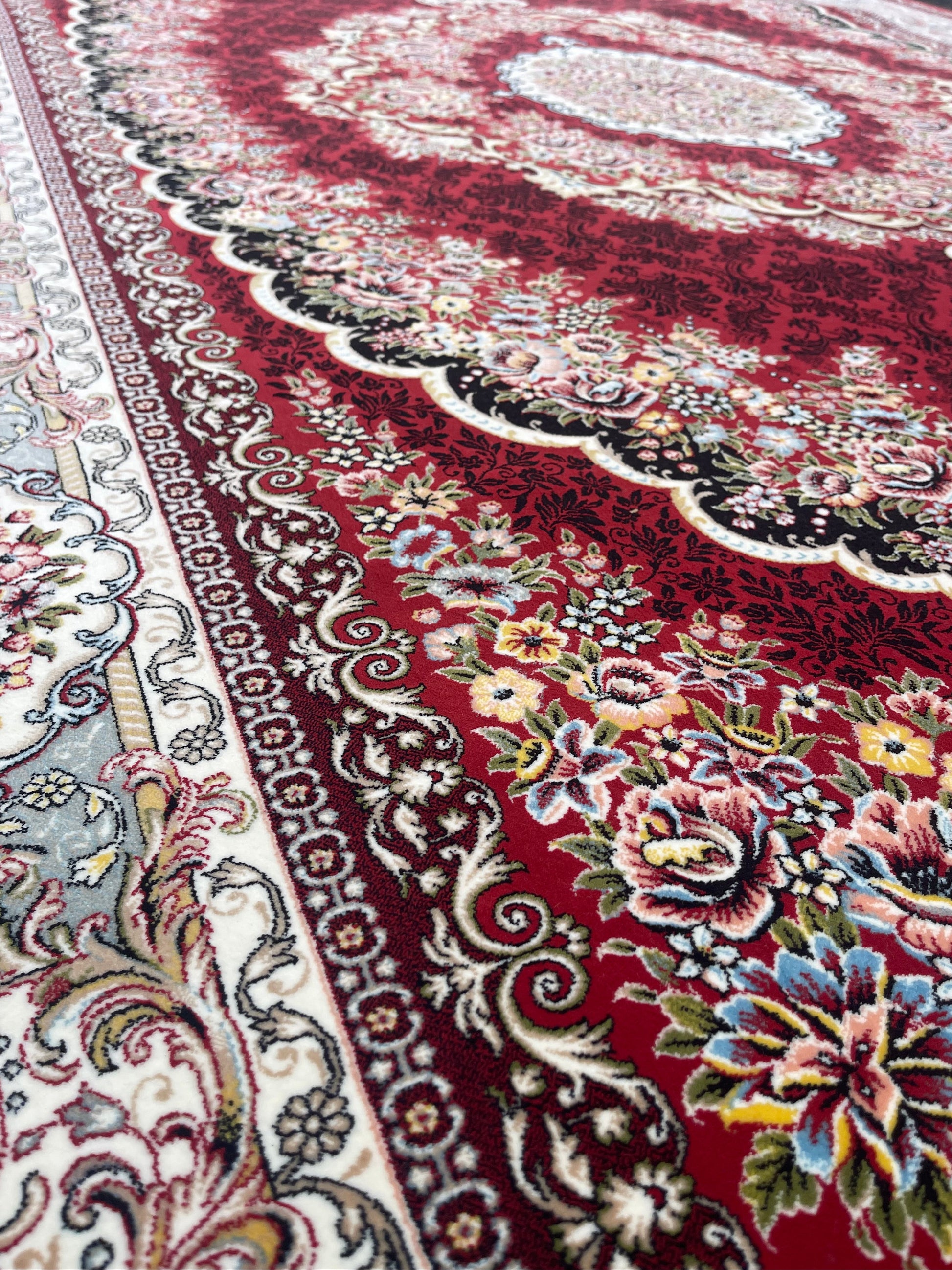 Red Eclipse – Luxury Persian Rug