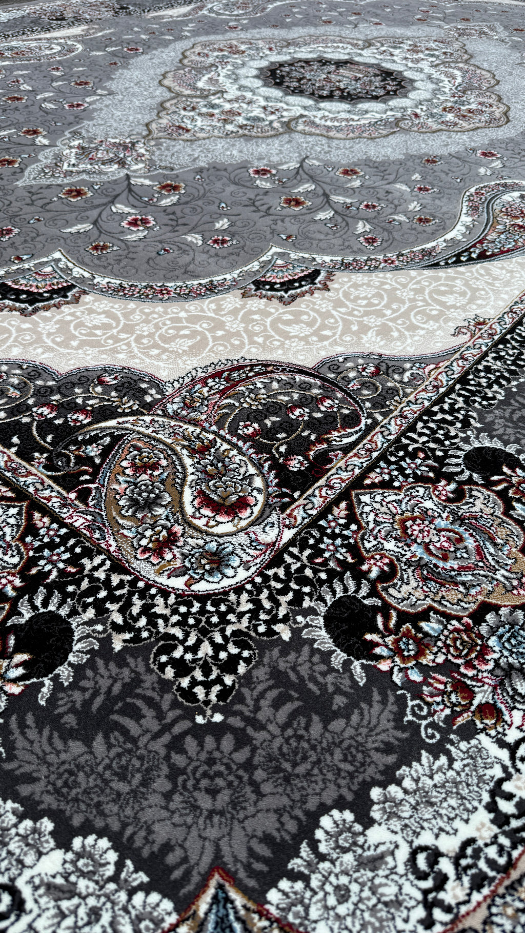 Cheshm-e Noor - Persian rug