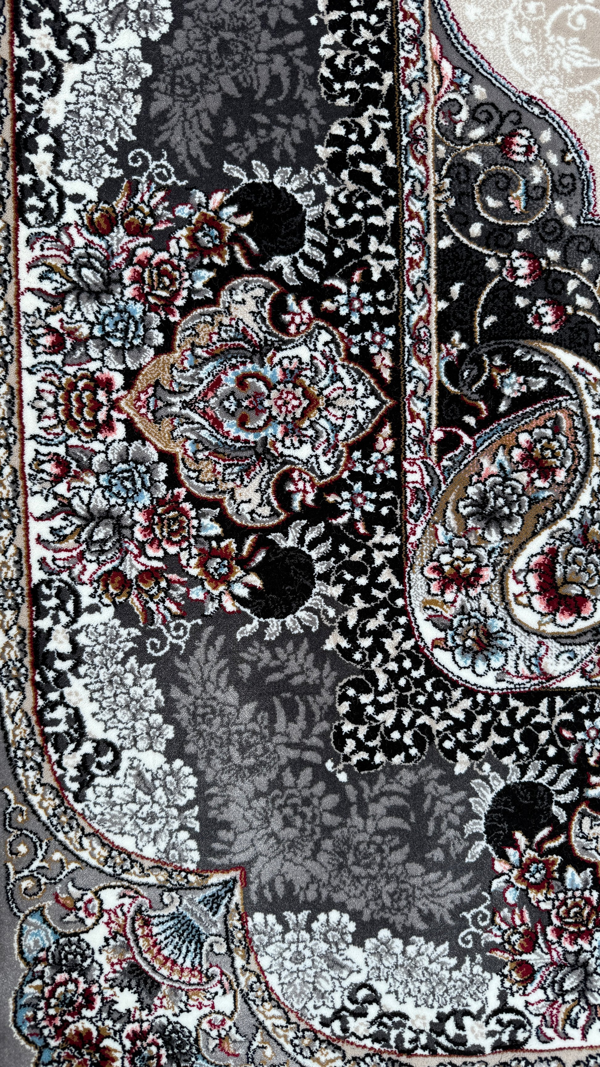 Cheshm-e Noor - Persian rug