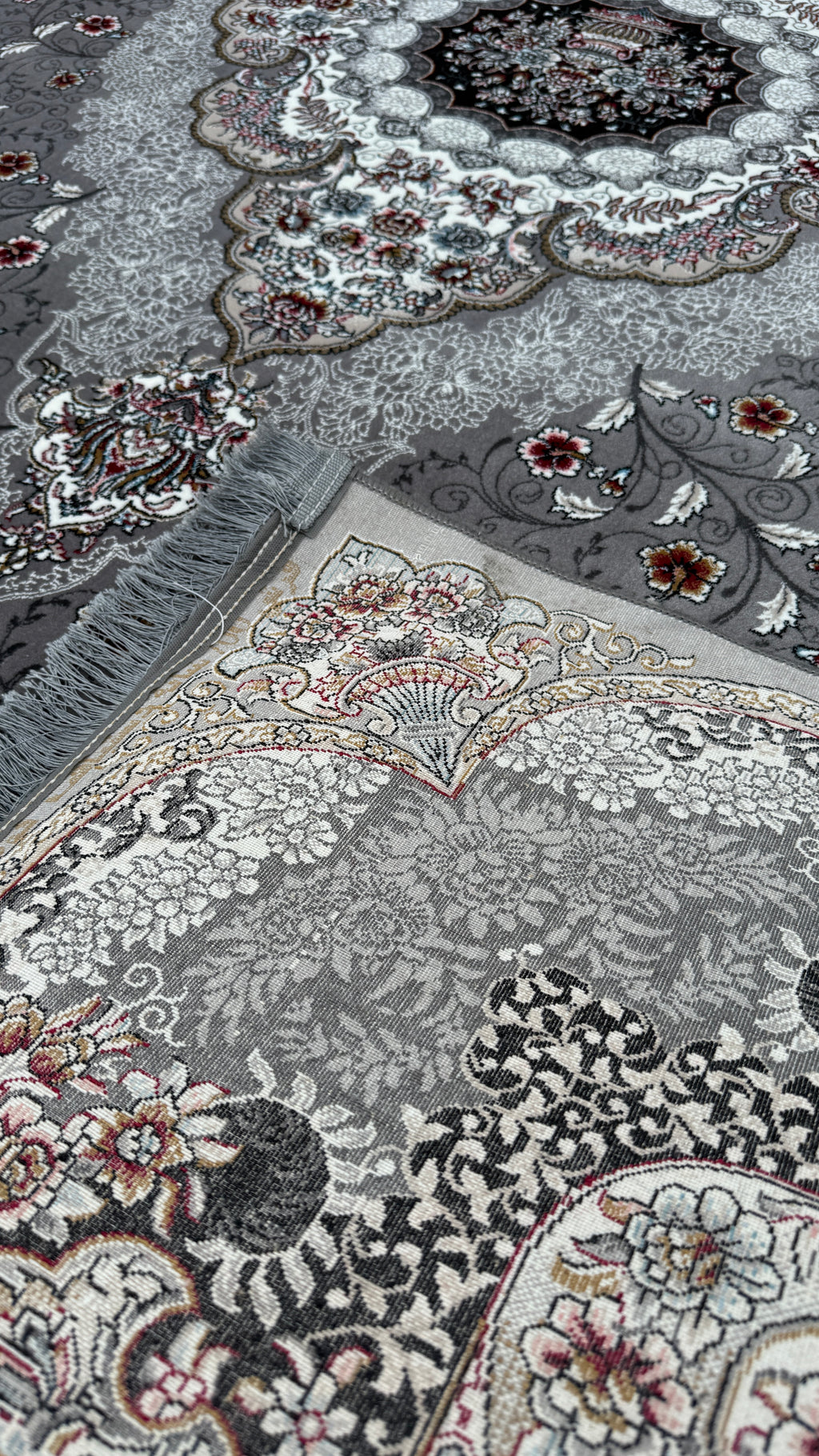 Cheshm-e Noor - Persian rug