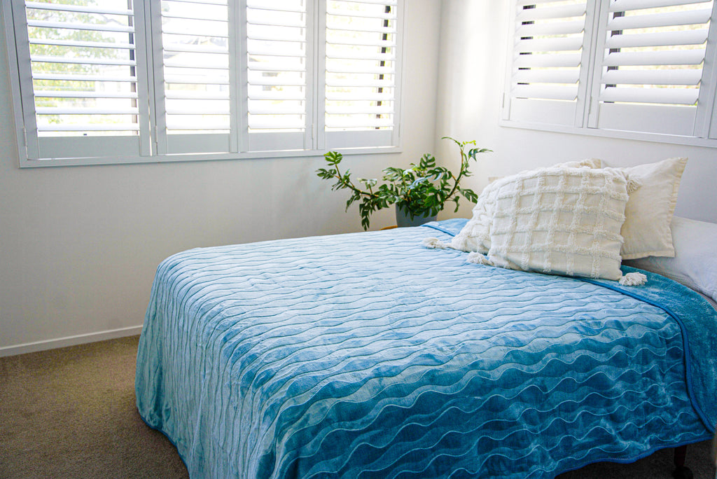 Waves - ‘Shadilon’ Mink Blanket  (Double)